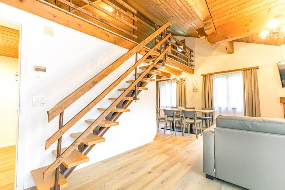 Decorative detail, Seating area