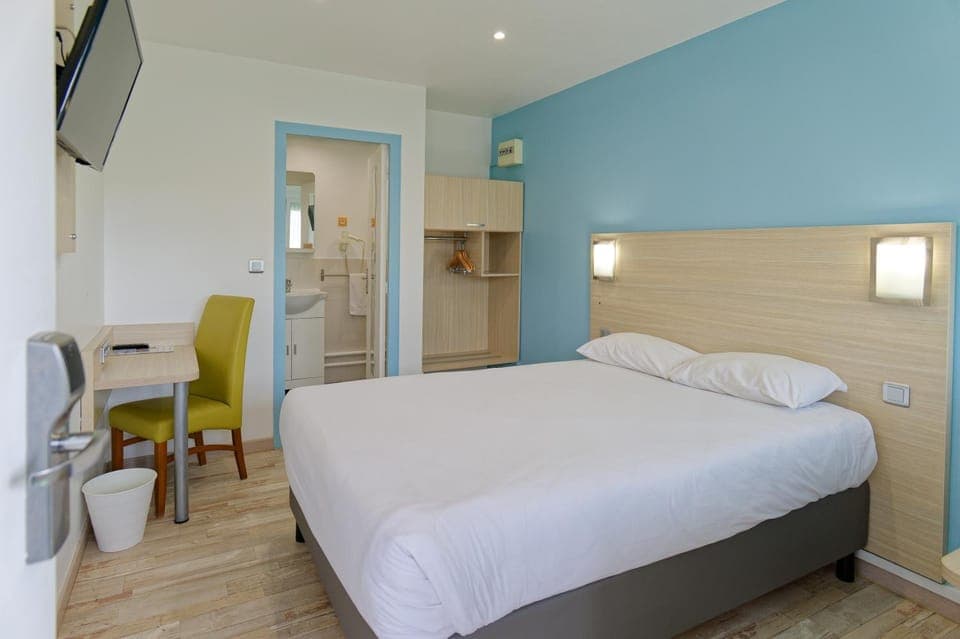 Bed, TV and multimedia