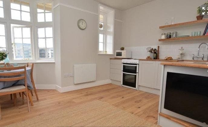 TV and multimedia, Kitchen or kitchenette, Dining area, dishwasher, minibar, pet friendly, stove