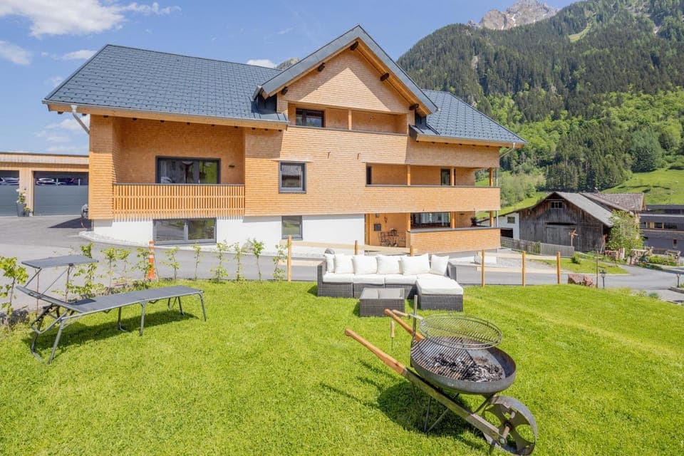 Property building, Garden, Garden view