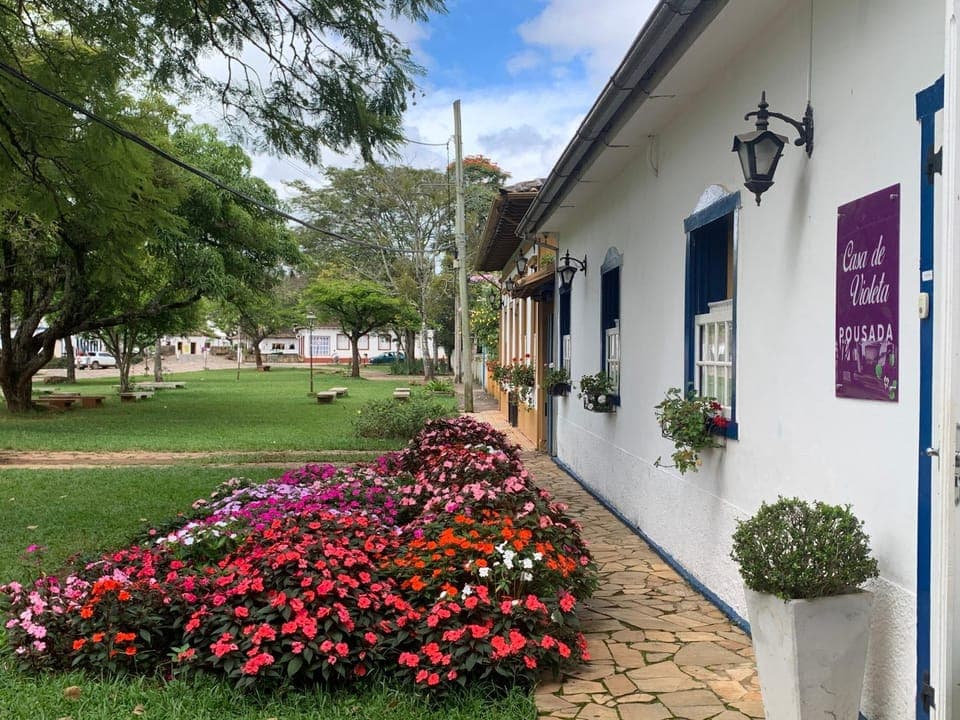 Property building, Facade/entrance, Property logo or sign, Garden