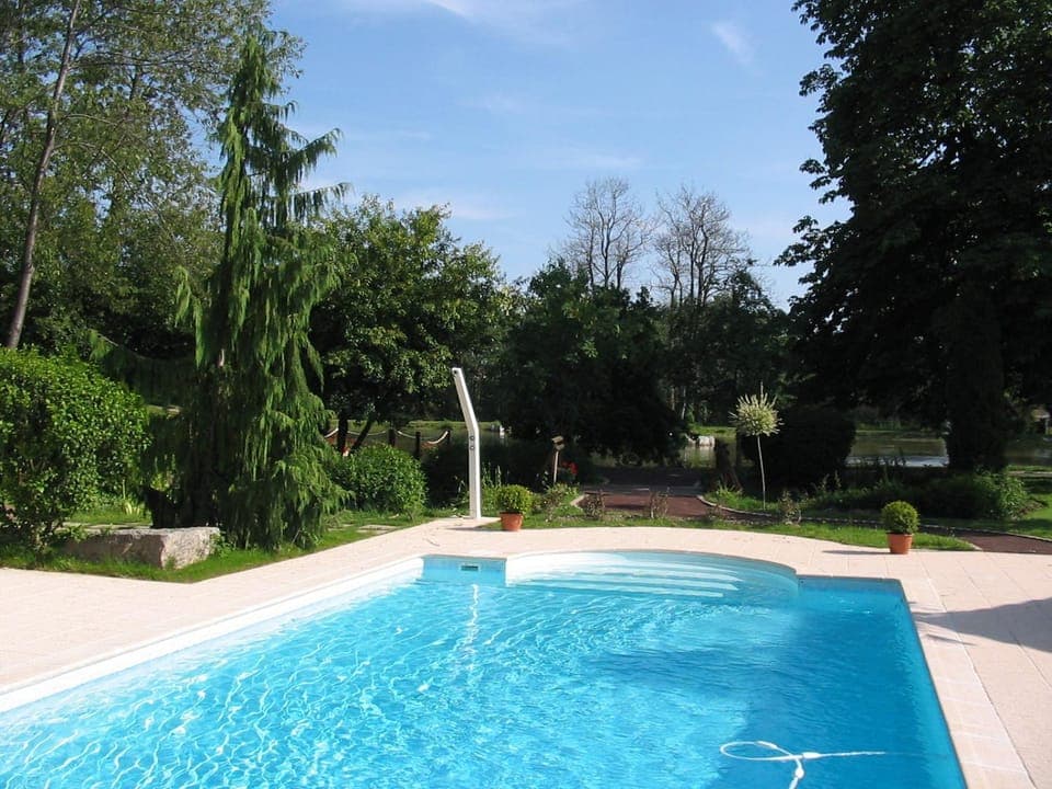 Property building, Swimming pool