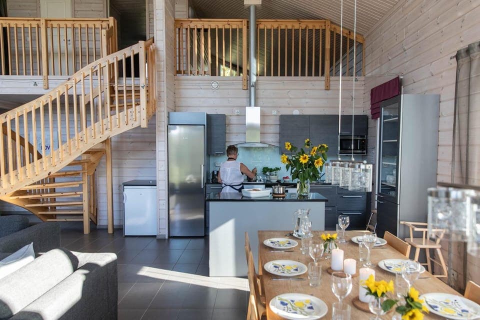 Photo of the whole room, kitchen