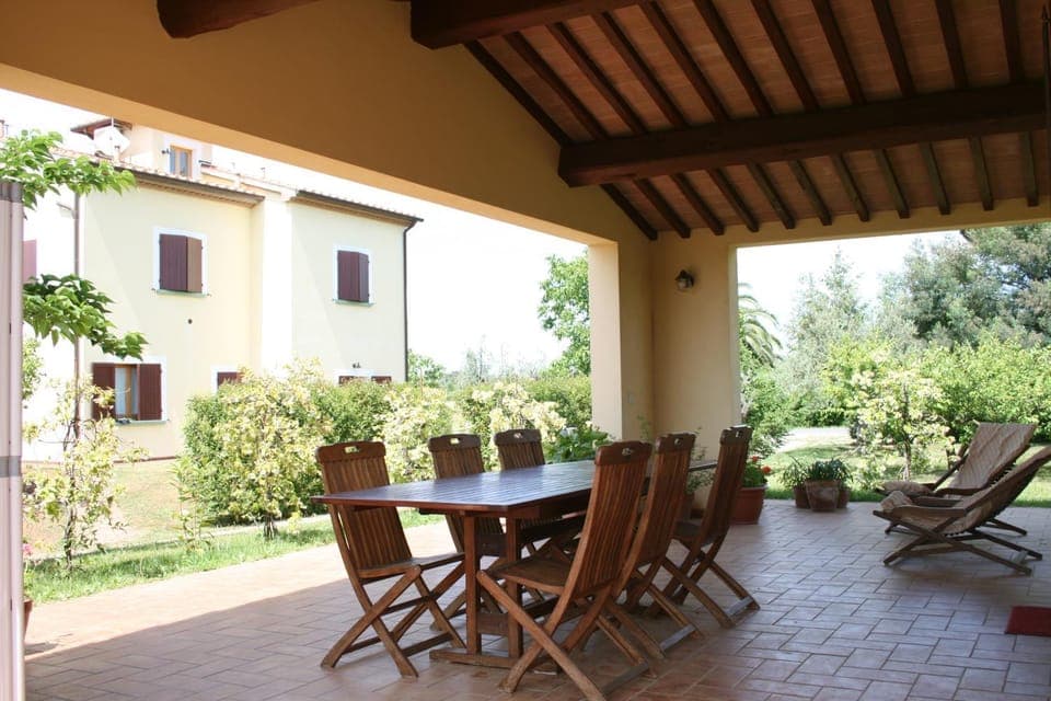 Facade/entrance, Balcony/Terrace