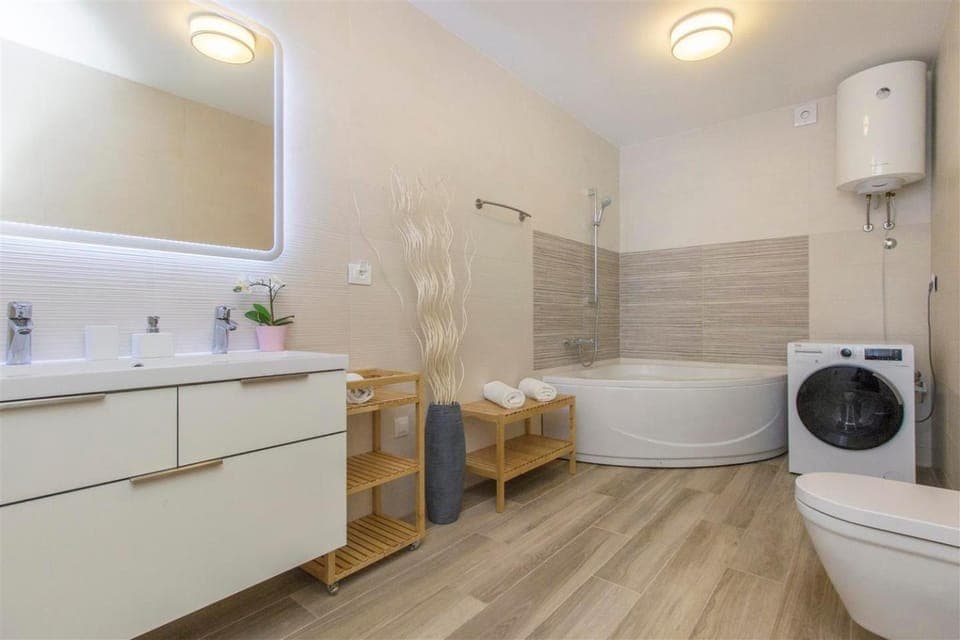 Bathroom, Bath, washing machine