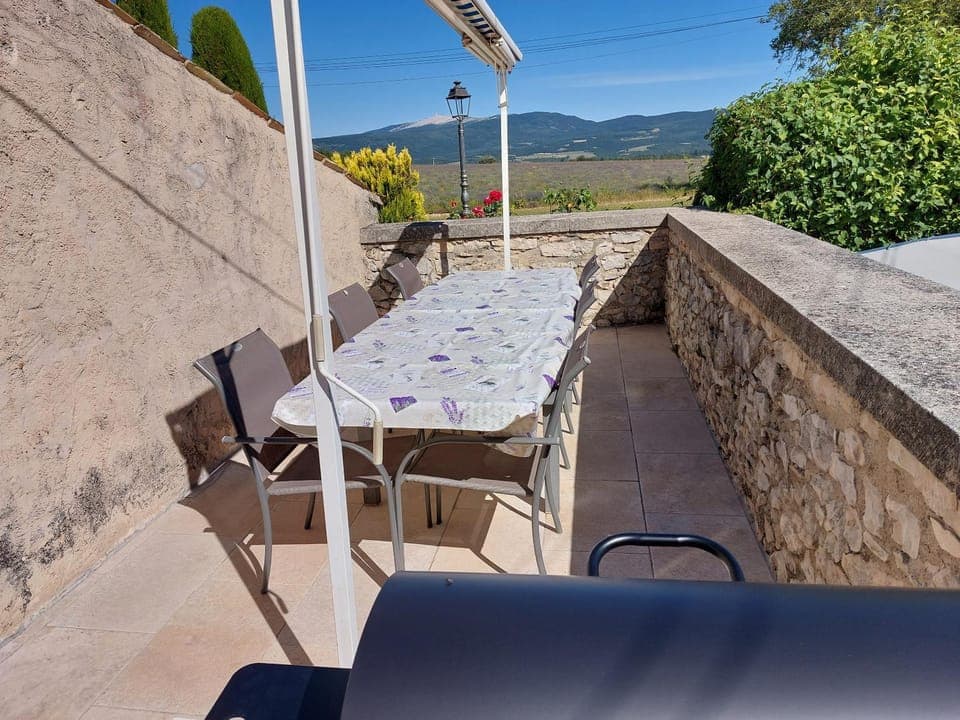 Patio, Mountain view