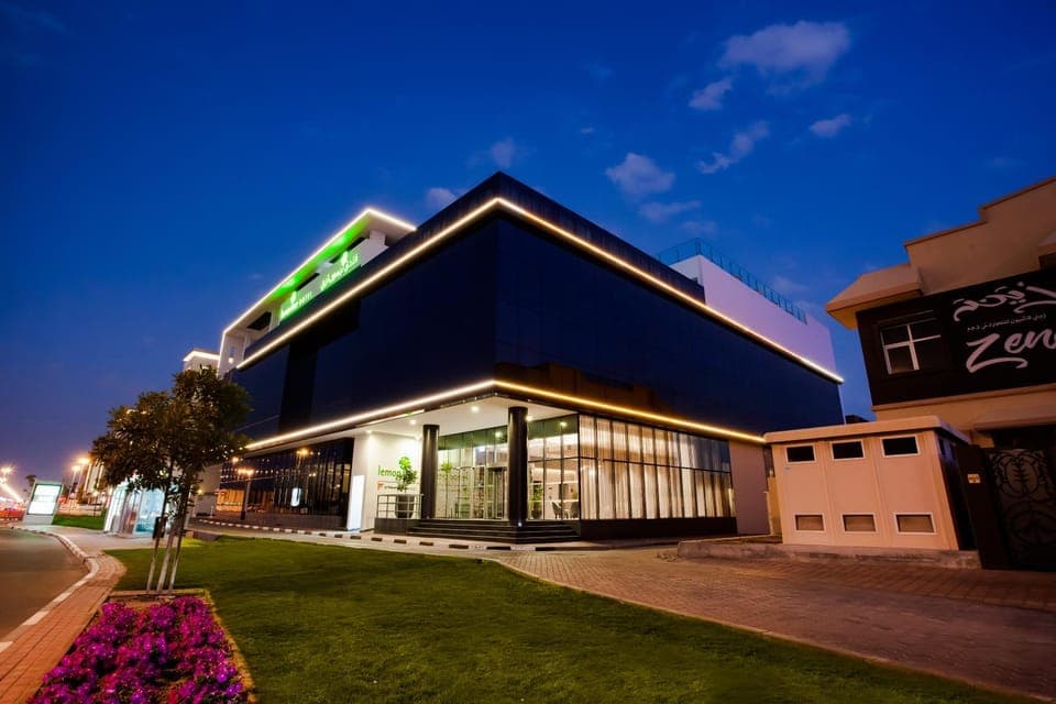 Property building, Facade/entrance