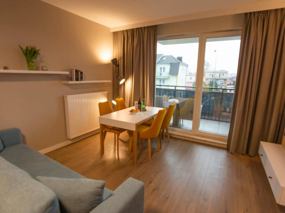 Kitchen or kitchenette, Living room, Dining area, internet