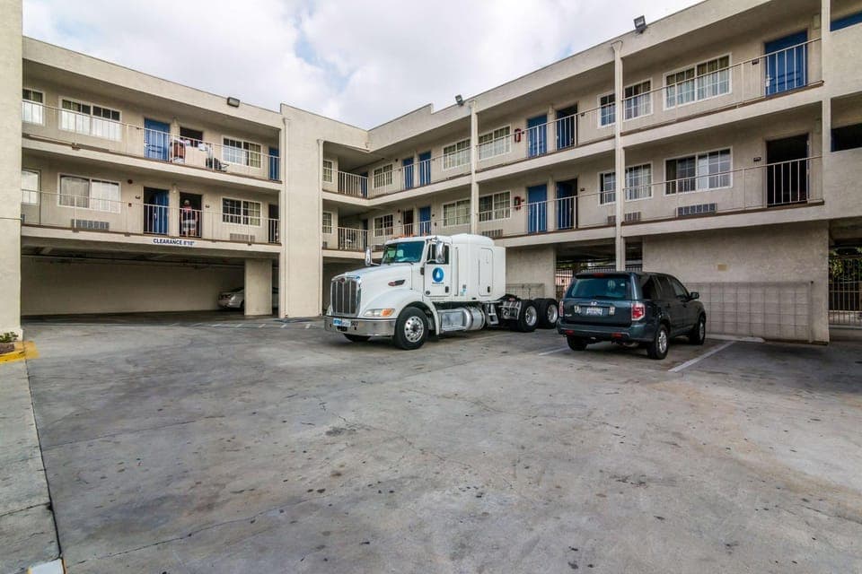 Property building, Day, On site, Time of day