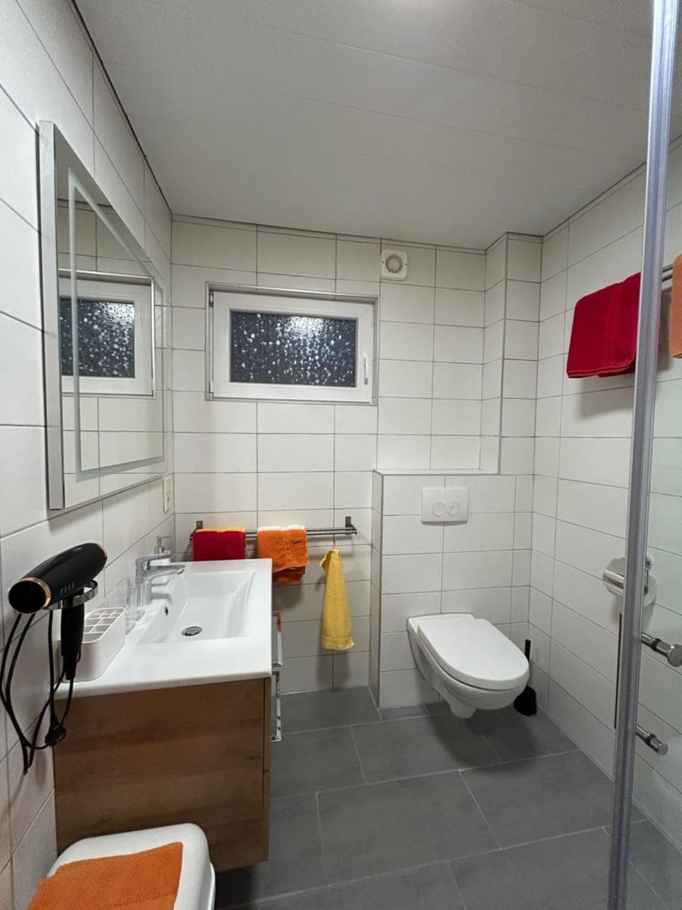 Toilet, Bathroom, towels