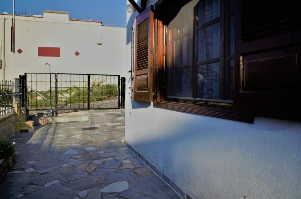 Patio, Facade/entrance, Balcony/Terrace