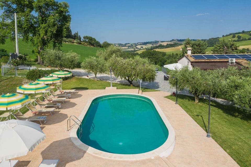 Garden view, Mountain view, Swimming pool, sunbed