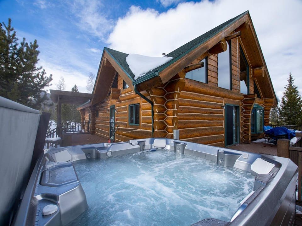 Property building, Natural landscape, Winter, Hot Tub