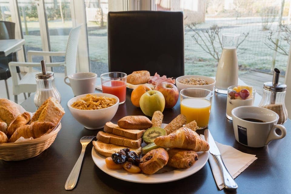 Breakfast, Buffet breakfast