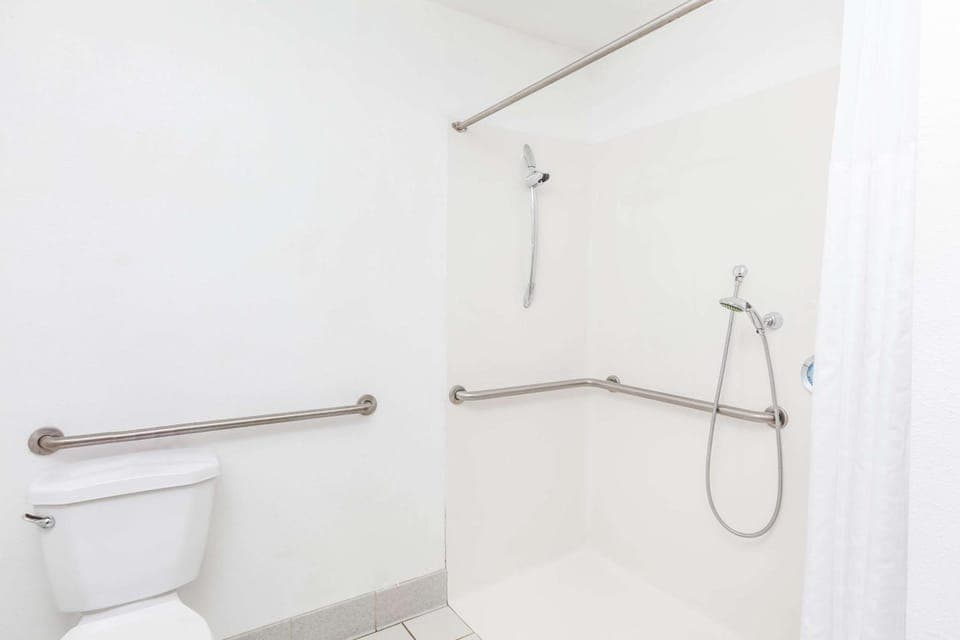 Bathroom, Photo of the whole room, On site