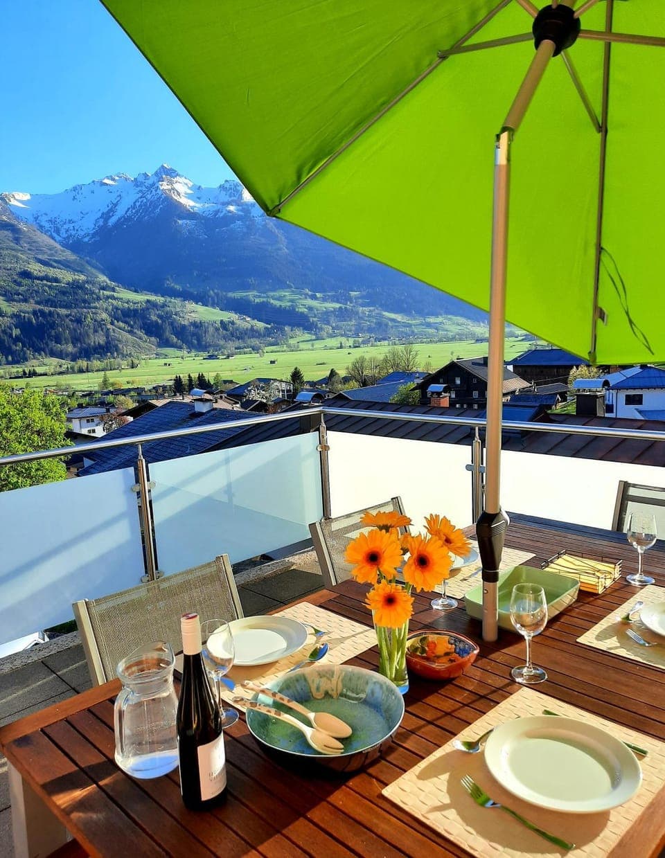 Spring, Balcony/Terrace, Mountain view