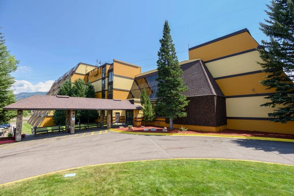Property building, Facade/entrance
