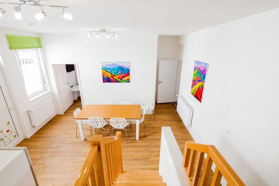 Dining area, kitchen