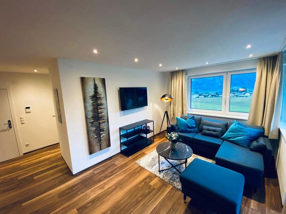 TV and multimedia, Living room, Seating area