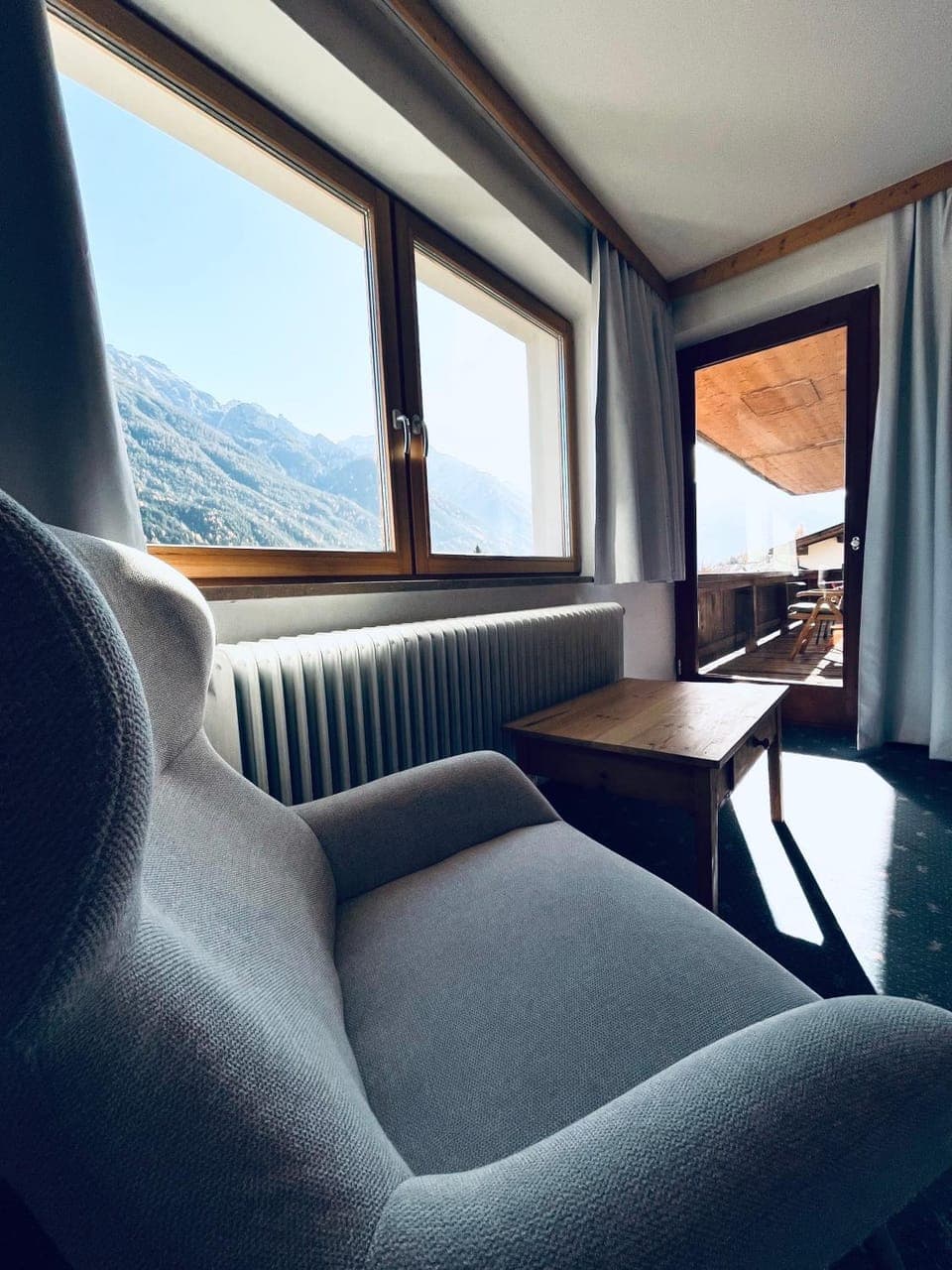 Seating area, Bedroom, Mountain view