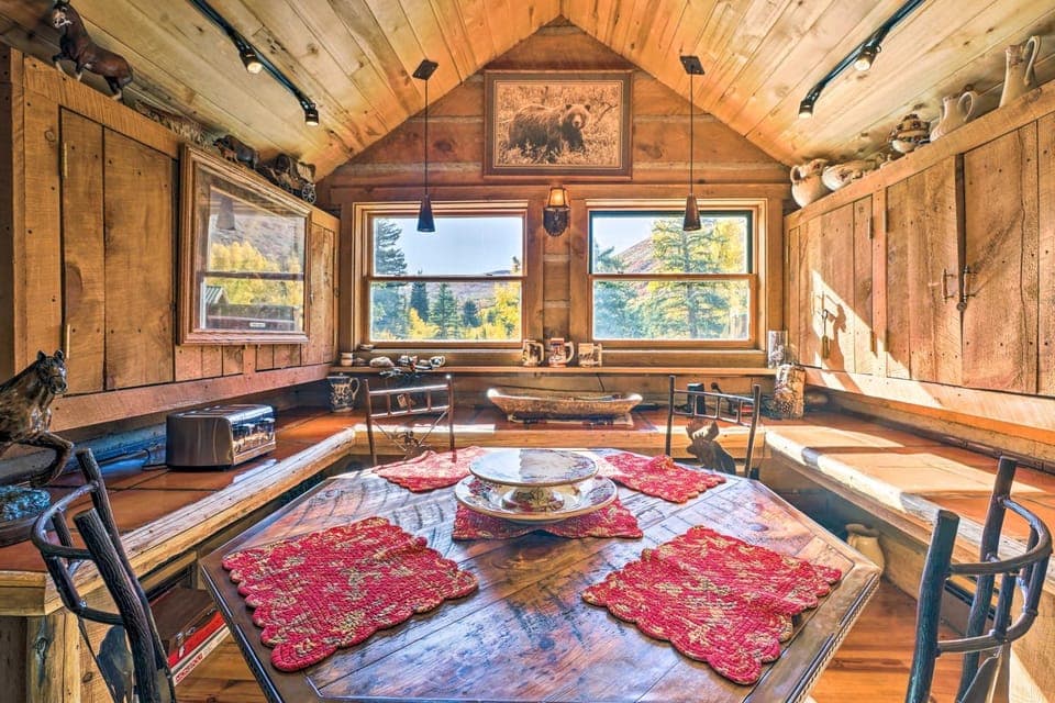 Charming Creekside Snowmass Studio: 15 Mi to Aspen Apartment in Snowmass Village