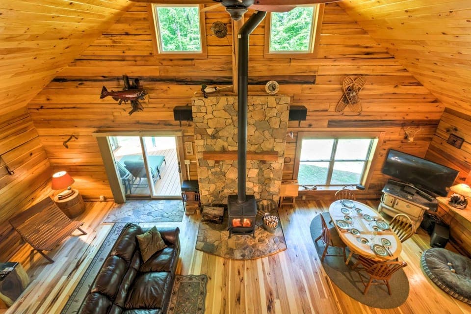 Lyndhurst Cabin on Farm w/ Pond & Stocked Stream! Cabin in Nelson County