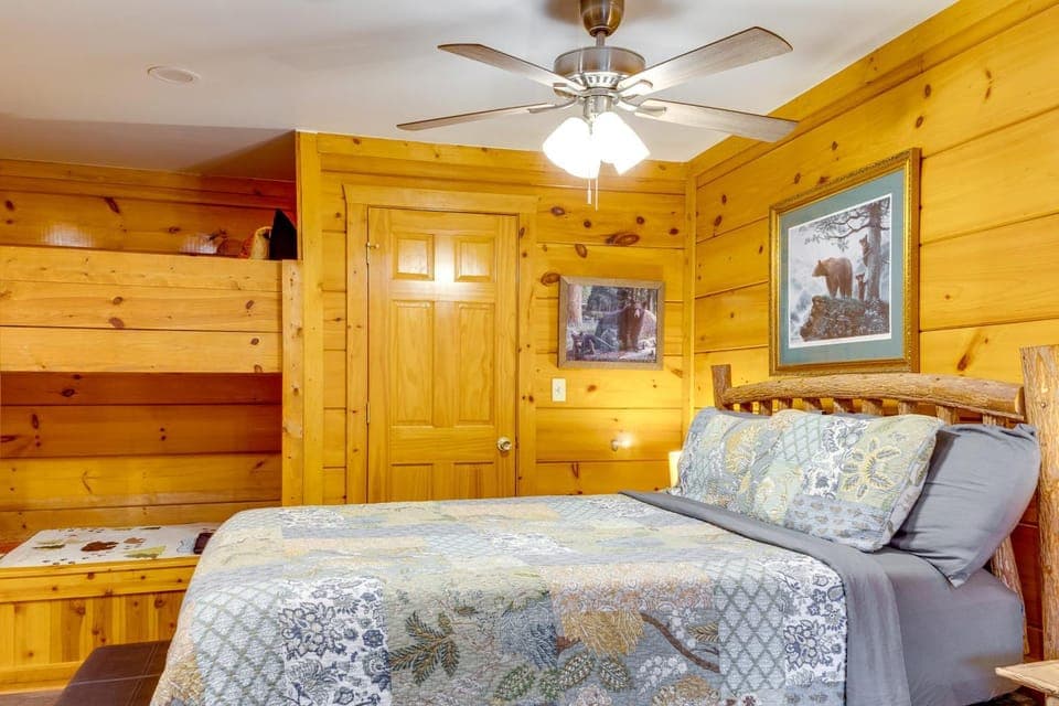 3 Mi to Dollywood: Pigeon Forge Resort Studio! House in Pigeon Forge
