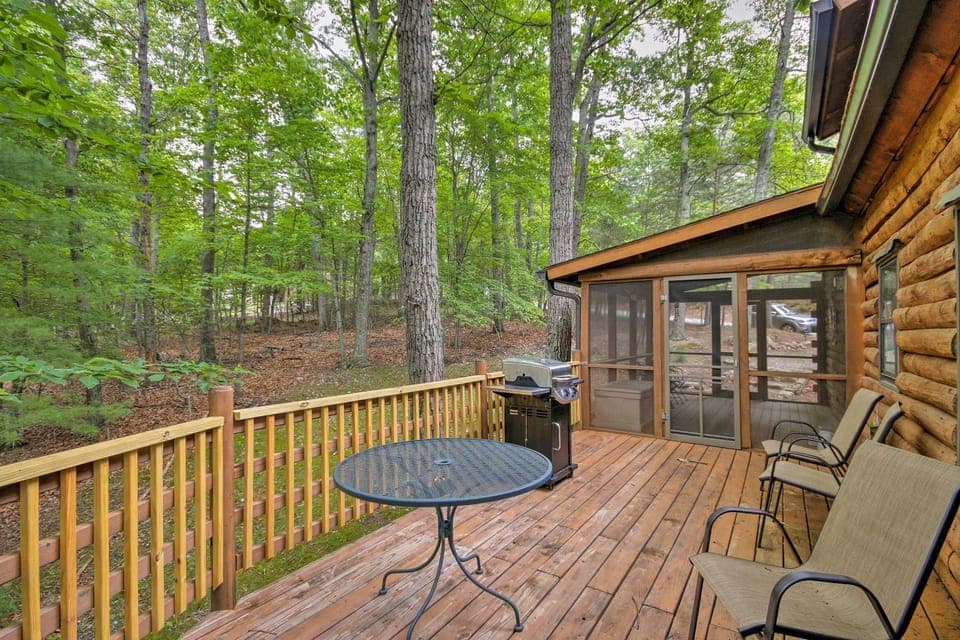 Family-Friendly Massanutten Log Home w/ Views! House in Massanutten