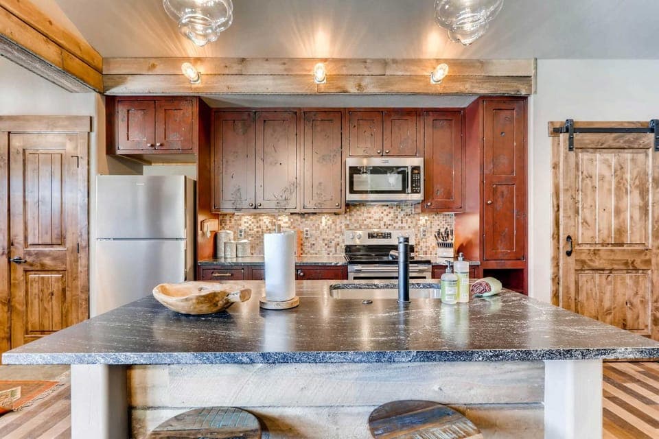 2 Blocks To Grand Lake: Downtown Western Cabin! Cabin in Grand Lake