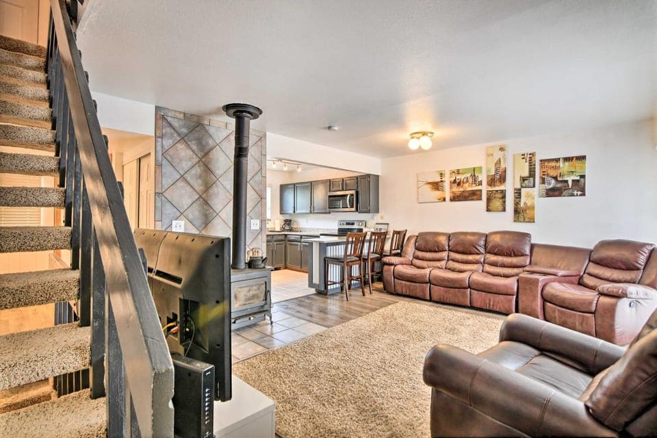 Near Lake Granby: Grand Lake Townhome w/ Views House in Rocky Mountain National Park