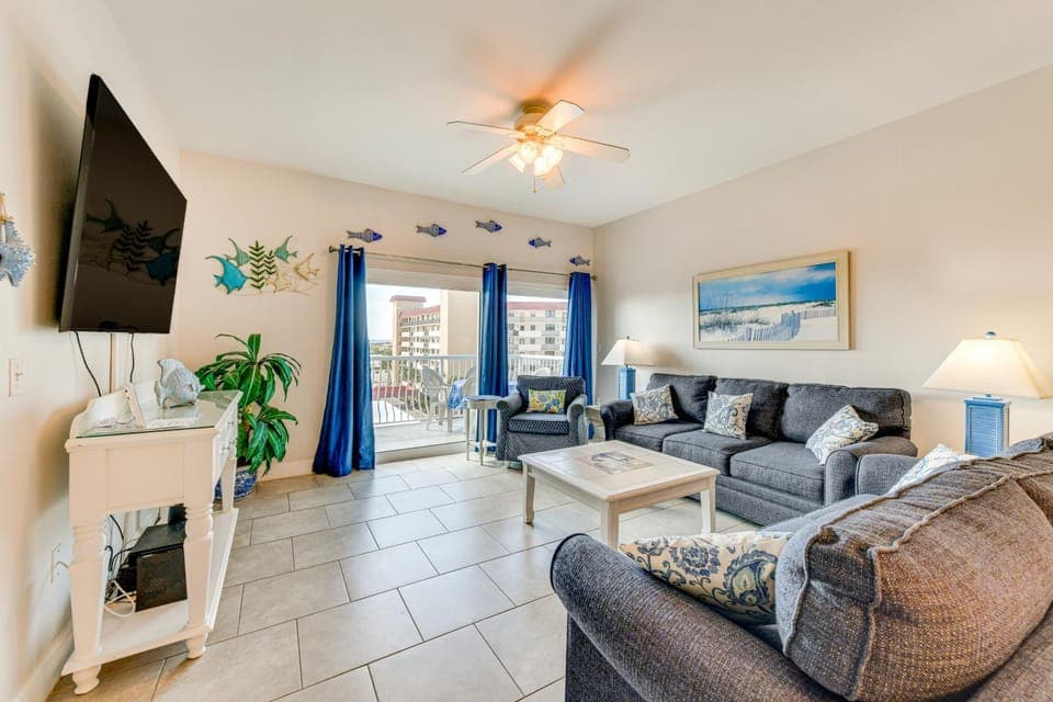 Walk to Redington Beach: Gulf-View Retreat House in Redington Shores