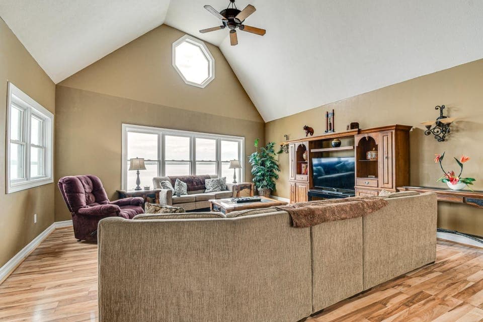 Waterfront Seneca Lake House: Fire Pit + Boat Dock House in Varick