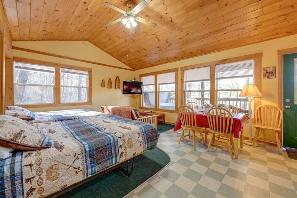 Pet-Friendly Smoky Mountain Cabin: Hunt & Fish! Cabin in Fontana Lake