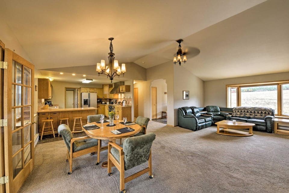 Buena Vista Retreat: 7 Acres & Panoramic Views House in Park County