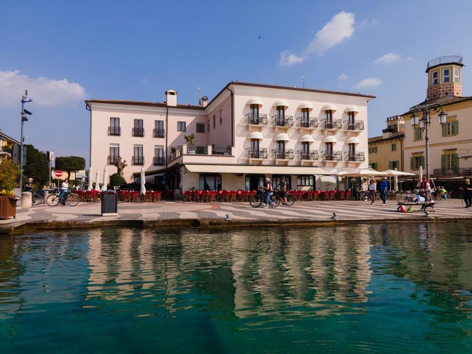 Property building, Lake view