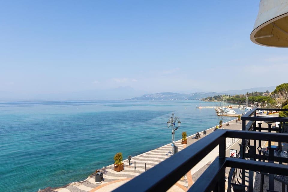 Nearby landmark, Day, View (from property/room), Balcony/Terrace, Lake view