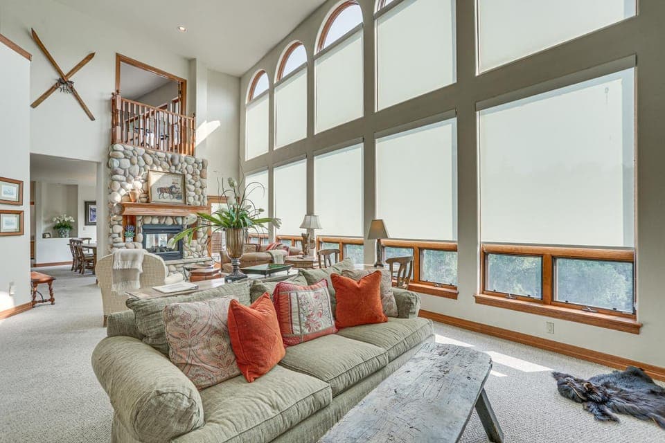 Expansive Edwards Condo on Main Street w/ Views! House in Edwards