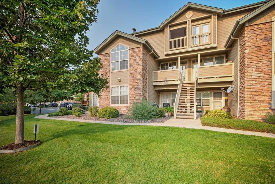 Cozy Littleton Condo w/Loft & Patio on Golf Course House in Englewood