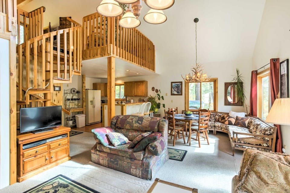 'Marble Hideaway' Cabin w/ Mountain Views + Deck! Cabin in Marble