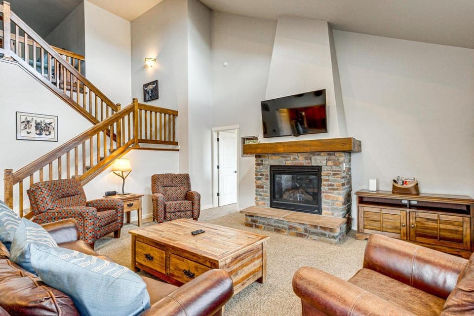 Granby Home w/ Hot Tub + Ski, Golf & Pool Access House in Granby