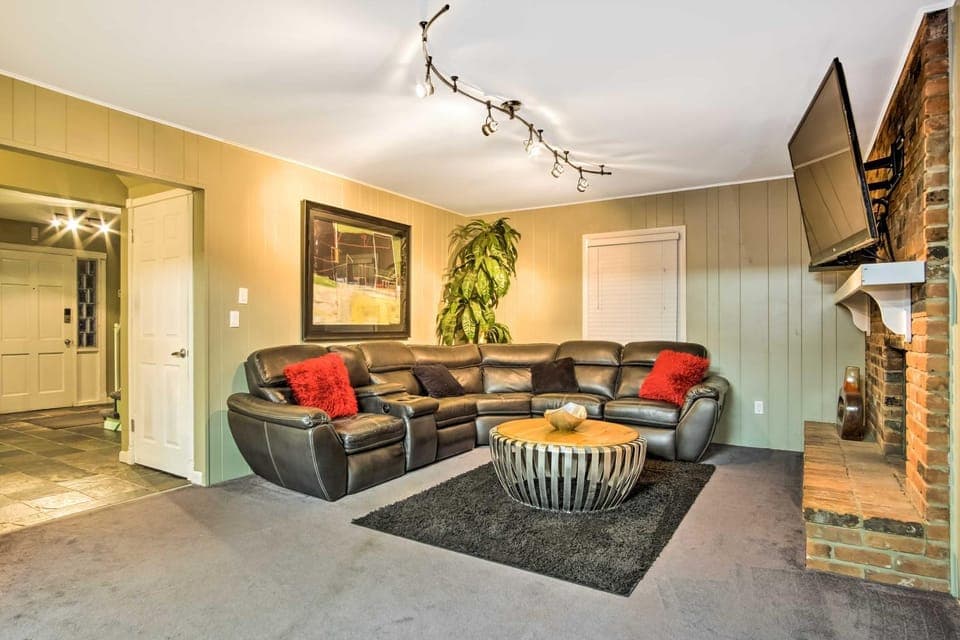 Suburban Detroit Home w/ Porch, Yard & Fire Pit! House in Southfield