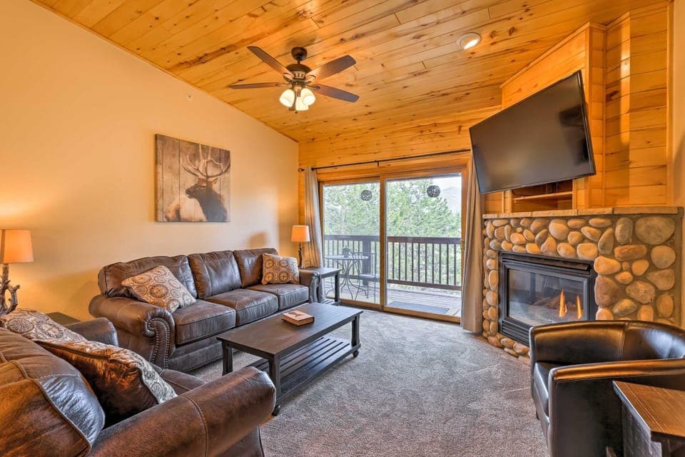 Steps to Grand Lake: Condo w/ Deck & Mtn Views House in Grand Lake
