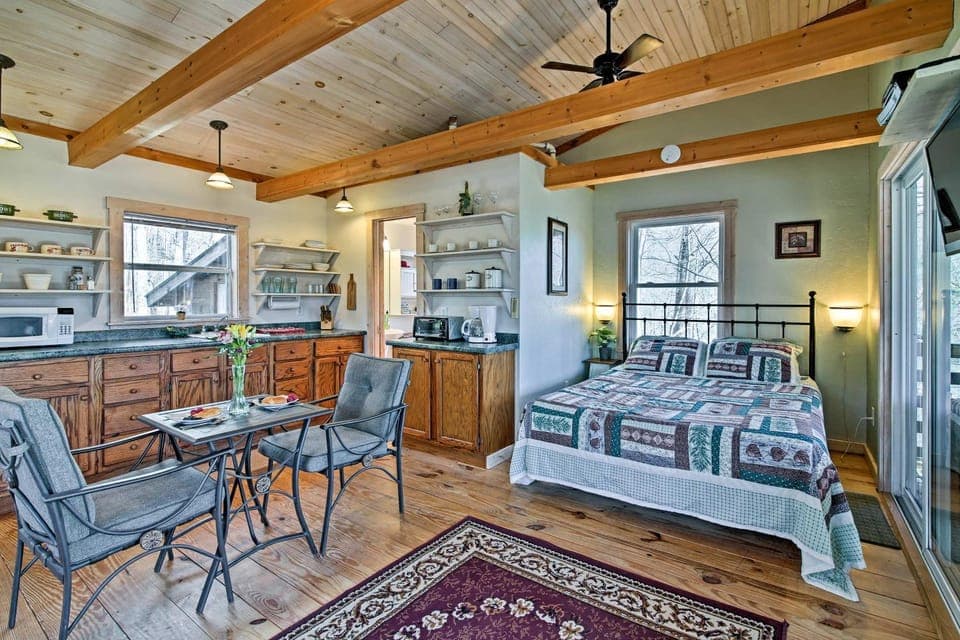 Screened Porch: ‘The Coop’ Robbinsville Cabin! Cabin in Stecoah