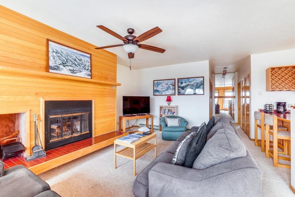 Mtn-View Gem w/ Community Perks in Silverthorne! House in Wildernest