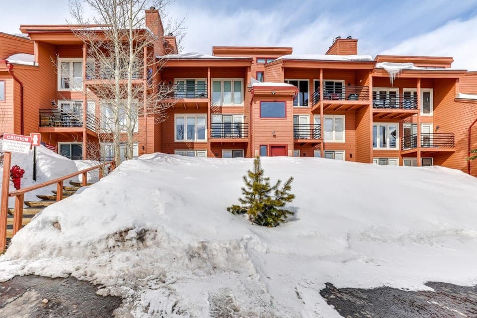 Mtn-View Gem w/ Community Perks in Silverthorne! House in Wildernest