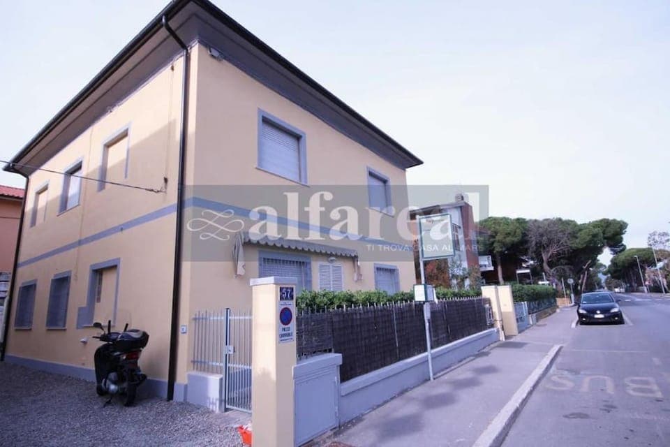 Property building, Neighbourhood, Street view