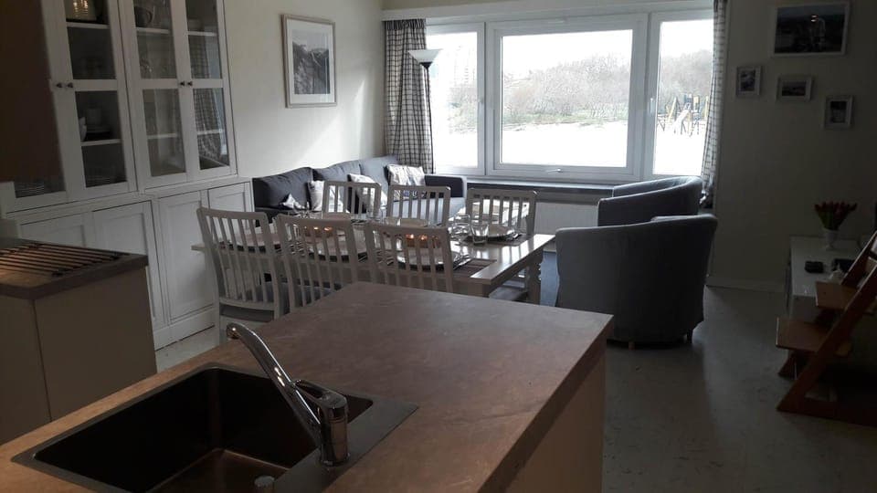 Living room, Dining area