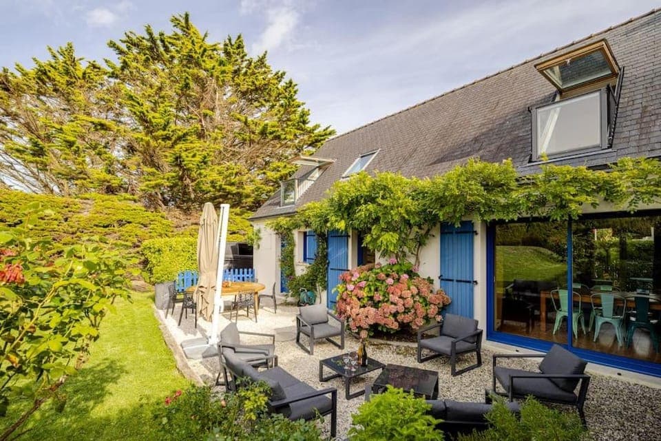 Patio, Garden, Living room