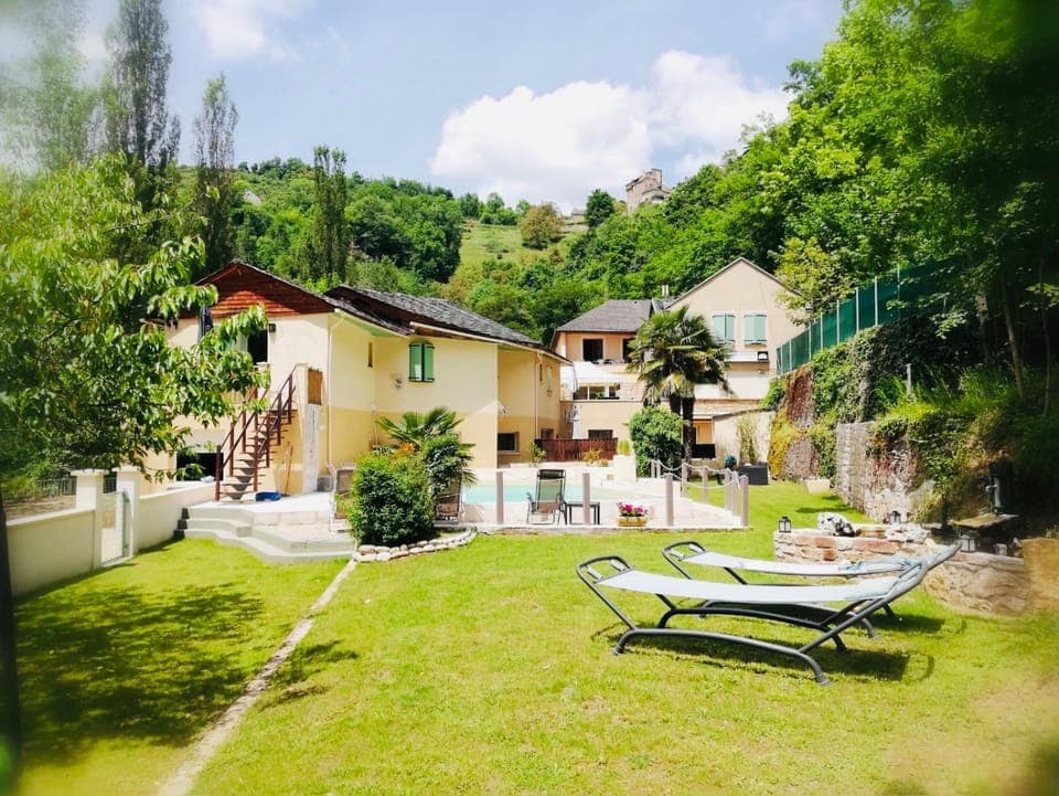 Property building, Garden