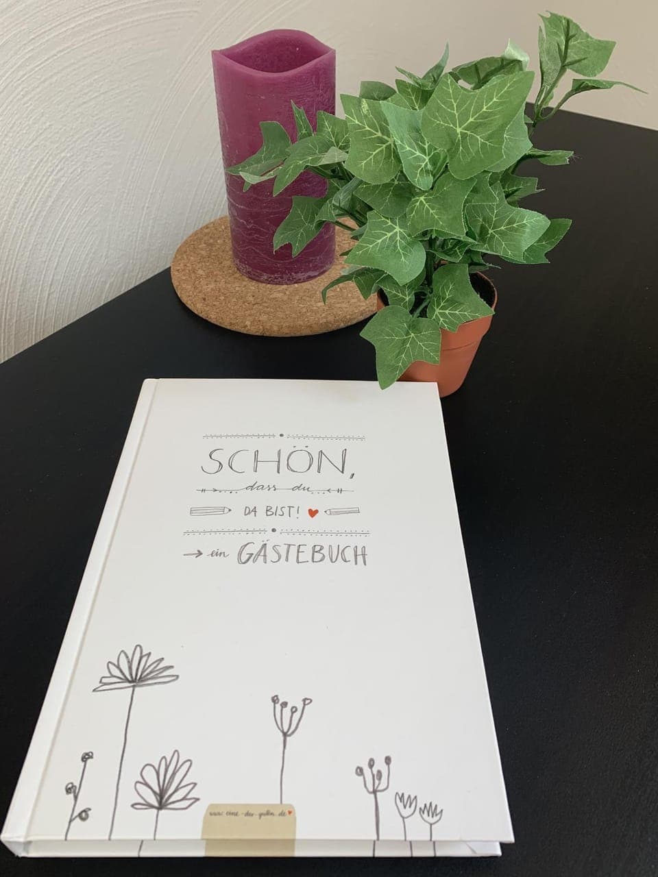 Other, Decorative detail, Logo/Certificate/Sign, Guests, Time of day, Family